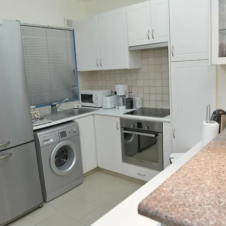 Mediterranean Pearl, 3 Min Walk To The Sea 아파트